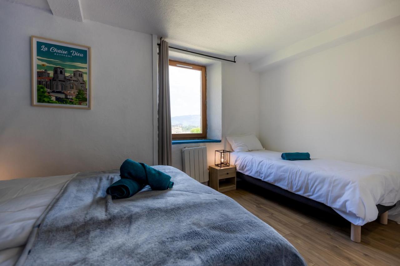 Bed and Breakfast Domaine Du Coq En Pat Augerolles Экстерьер фото