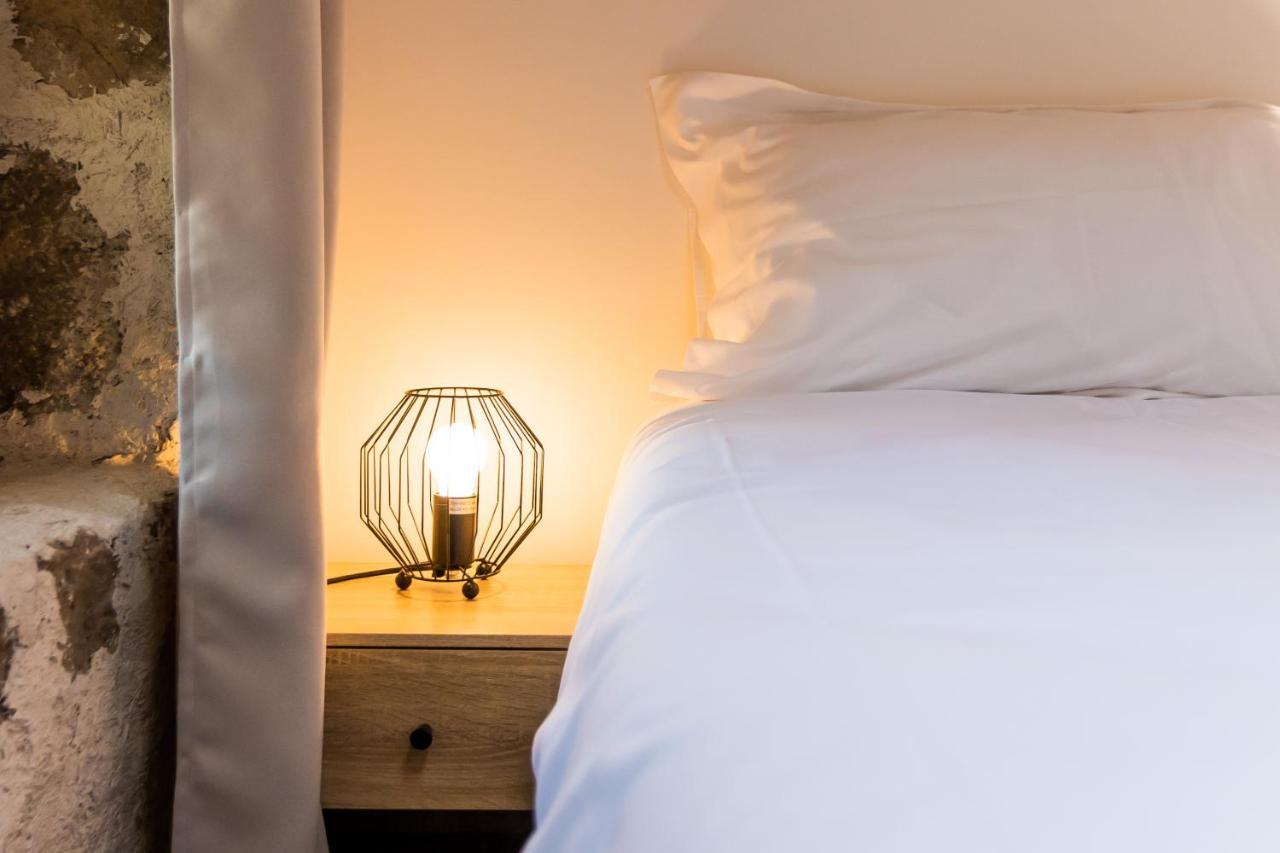 Bed and Breakfast Domaine Du Coq En Pat Augerolles Экстерьер фото